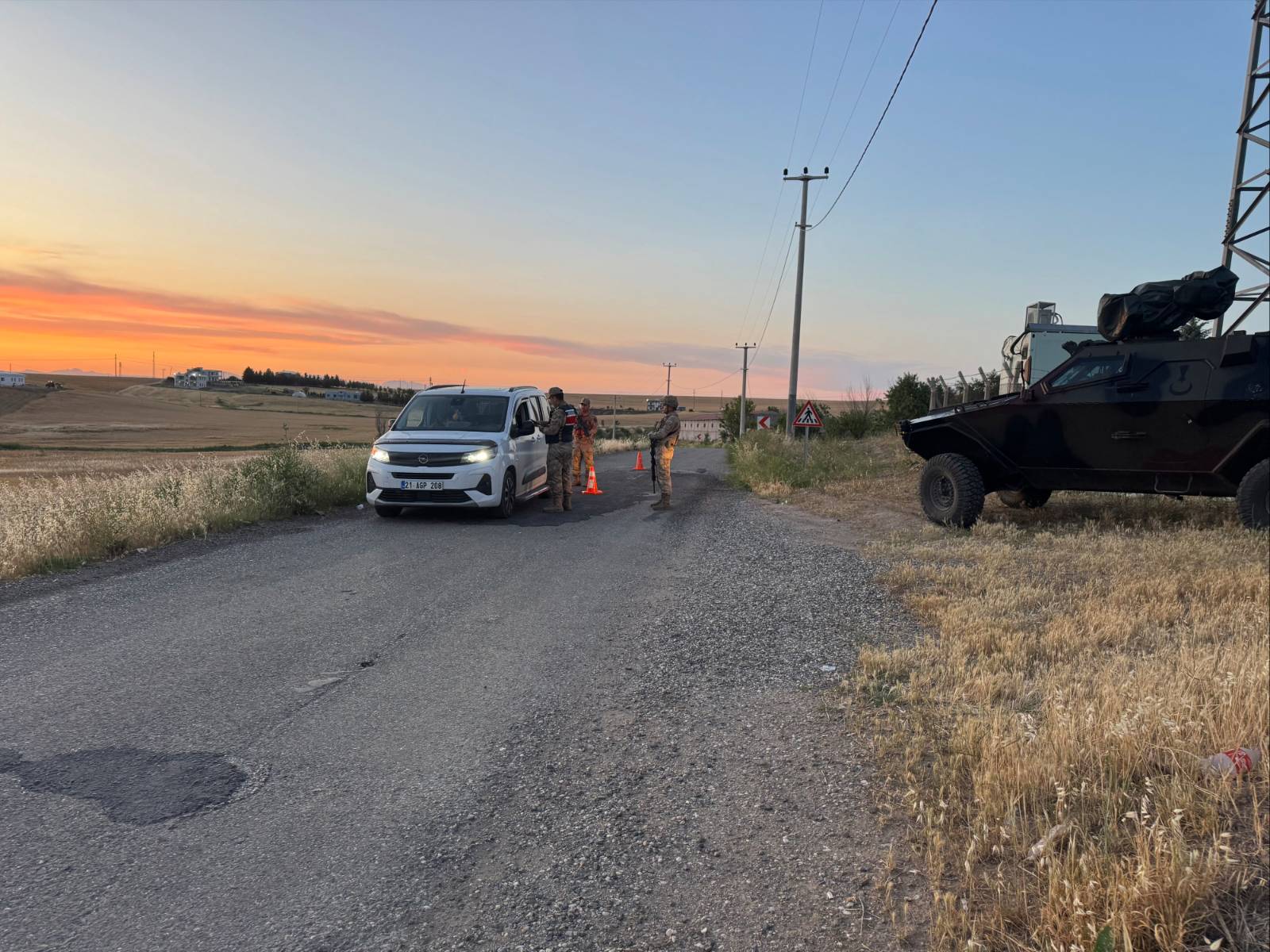 Grq Sl Fw X E A A U J L6