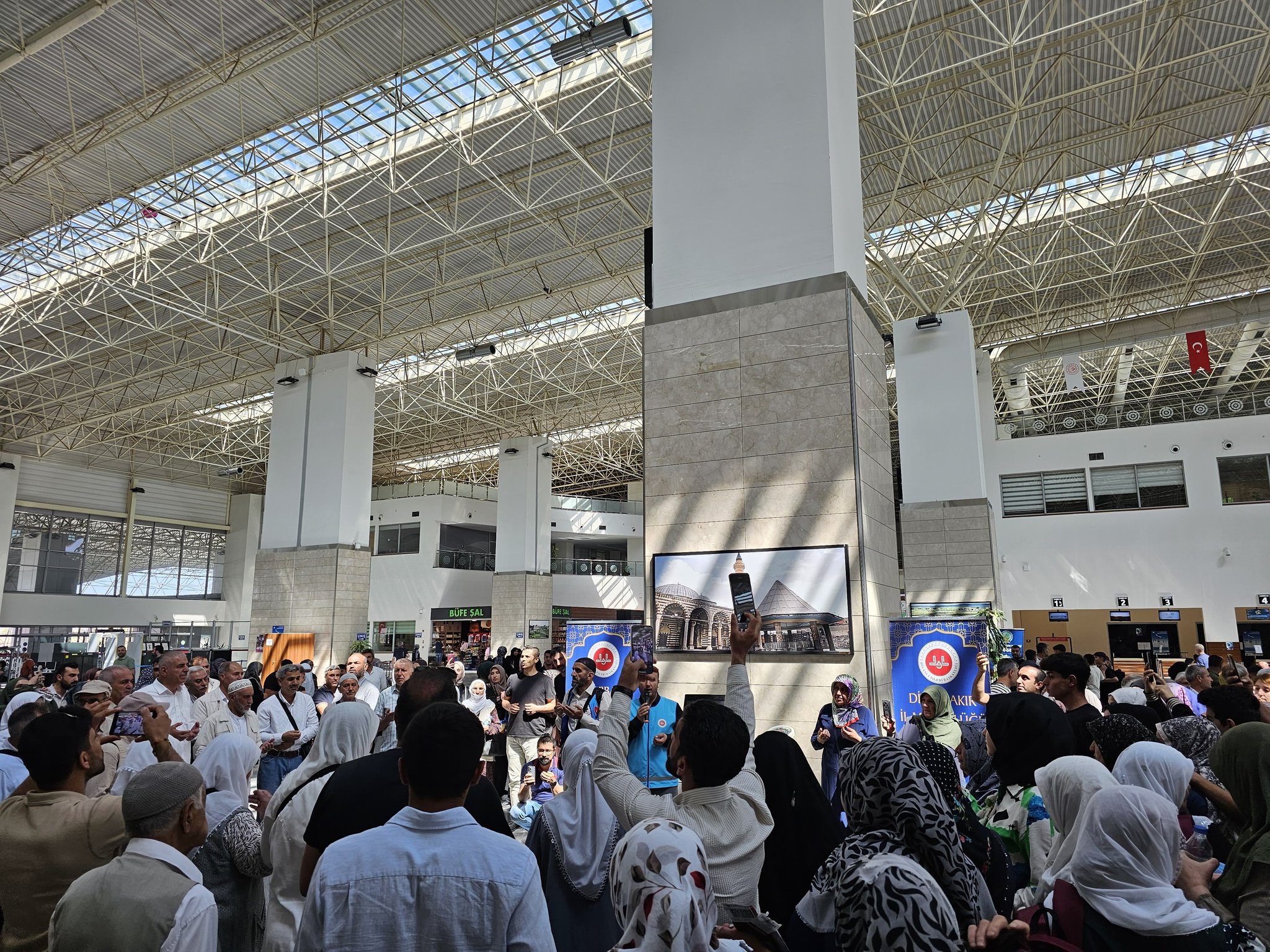 Gs Lr8 K U X I A Ab Pu Z