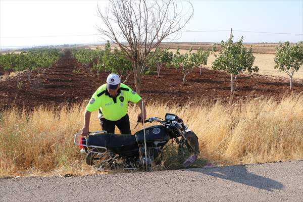 6 Kişinin Bindiği Motosiklet Devrildi 1