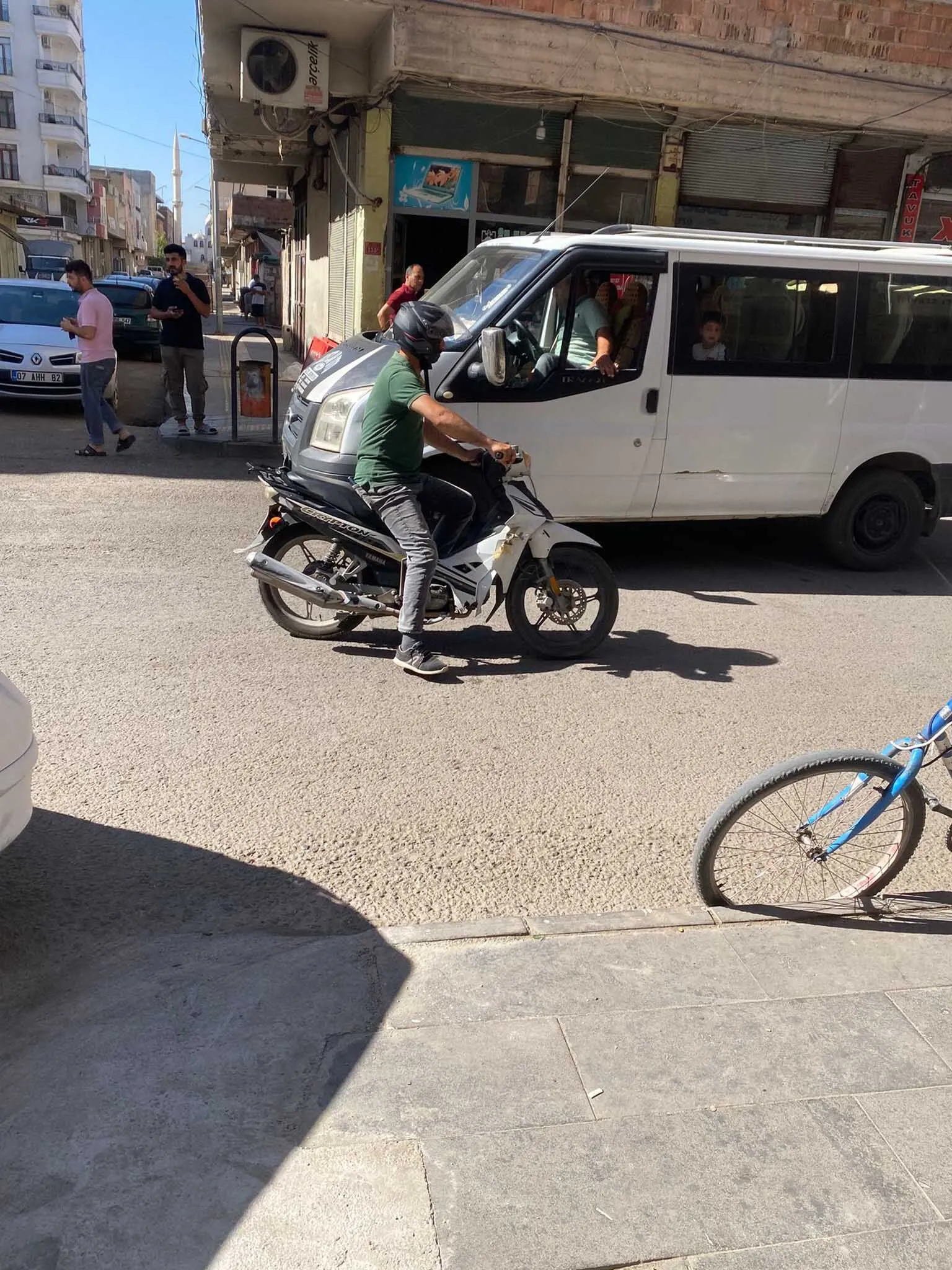 Diyarbakır’da Otomobil Ile Minibüs Çarpıştı 3 Yaralı 3