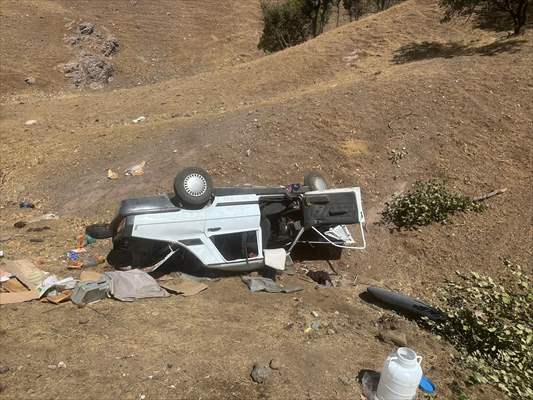 Diyarbakır'da Otomobil Şarampole Devrildi 3’Ü Çocuk 8 Yaralı 1