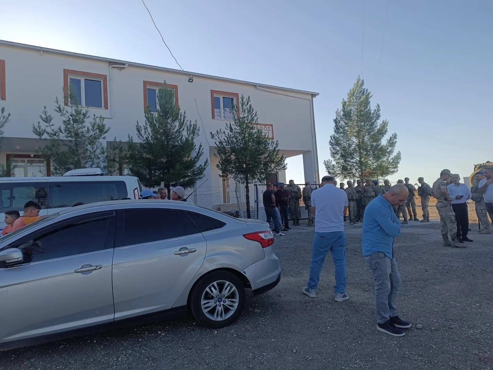 Diyarbakır'da Taziye Evi Yıkım Kararı Köyü Ayağa Kaldırdı7