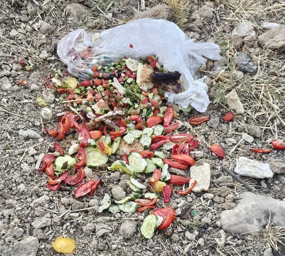 Vatandaş Isyan Etti Piknikçiler Doğa Harikasını Çöplüğe Çevirdi 13