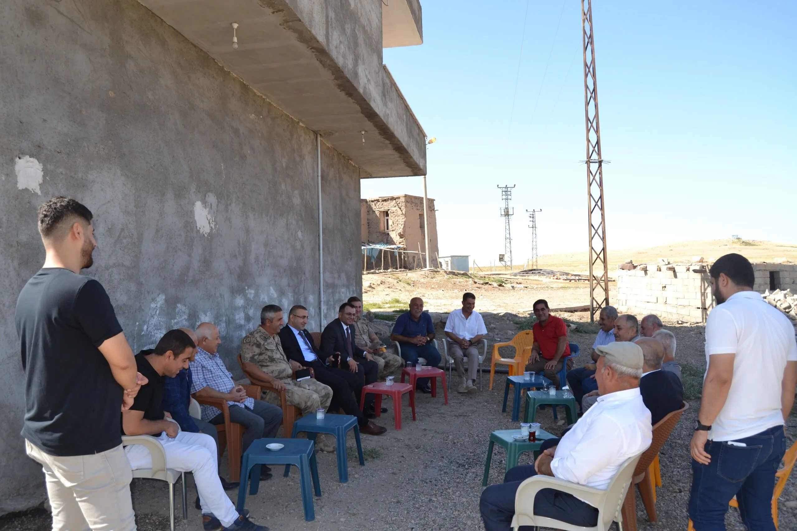 Diyarbakır'da Kaymakam Köy Ziyaretlerinde Vatandaşlarla Buluştu 7