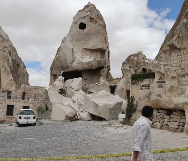 Nevşehir'de Peribacasının Bir Bölümü Çöktü!