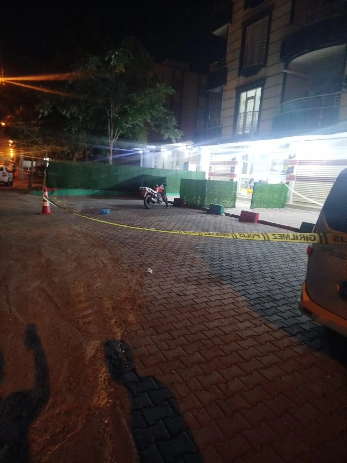 Diyarbakır'da 8 Kişinin Bulunduğu Iş Yerine Silahlı Saldırı 7