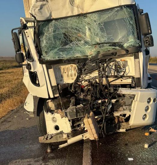 Diyarbakır’da Freni Patlayan Tır, Başka Bir Tıra Çarptı-1