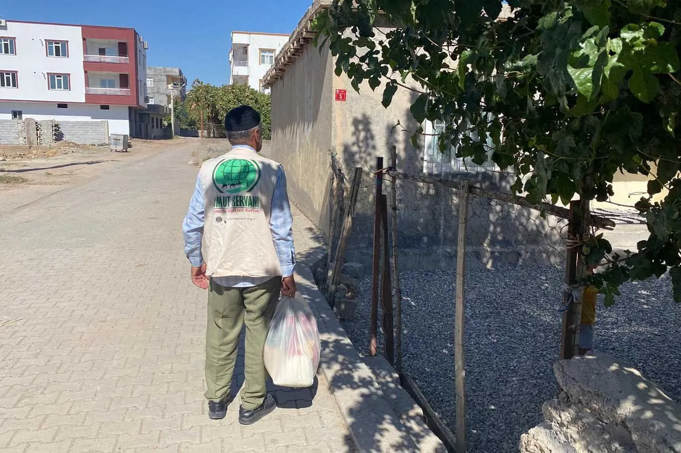 Diyarbakır'da Onlarca Aileye Umut Kervanı'ndan Gıda Desteği1