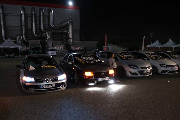 Modifiye Araç Tutkunları Gaziantep'te Bir Araya Geldi 1