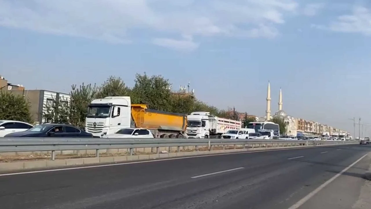 Diyarbakır Bismil Kara Yolunda 3 Kaza Trafik Felç Oldu 1
