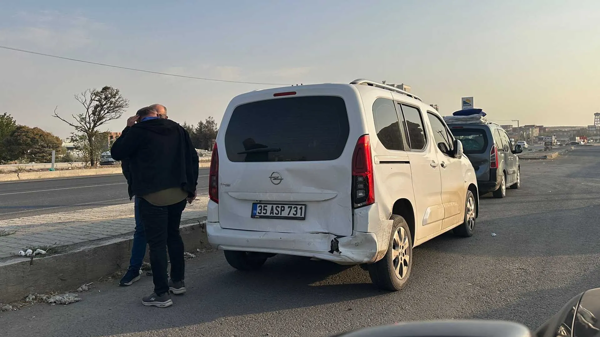 Diyarbakır Bismil Kara Yolunda 3 Kaza Trafik Felç Oldu 13