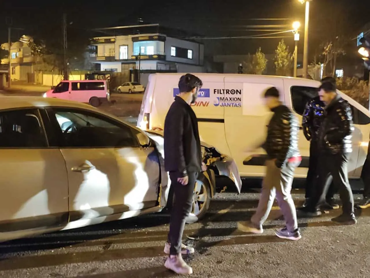 Diyarbakır... Zincirleme Kazada 3 Araç Çarpıştı 1