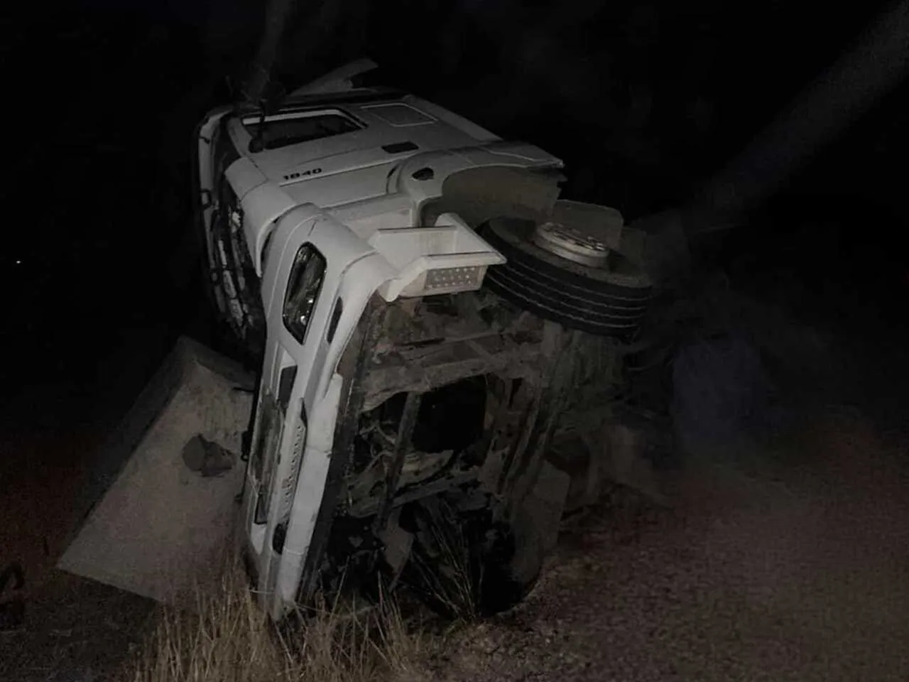 Diyarbakır'da Mısır Yüklü Tır Devrildi 1