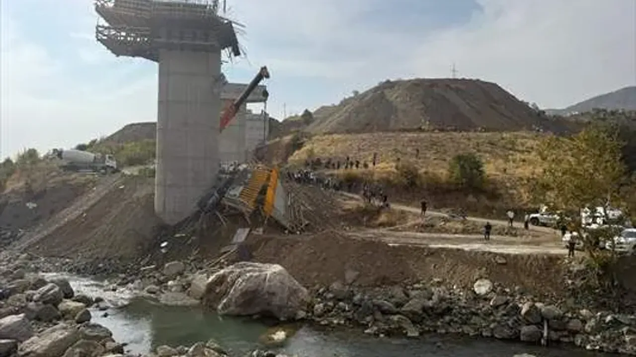 Diyarbakır'da Viyadük Inşaatında 4 Işçi Ölmüştü 3 Kişi Tutuklandı 1