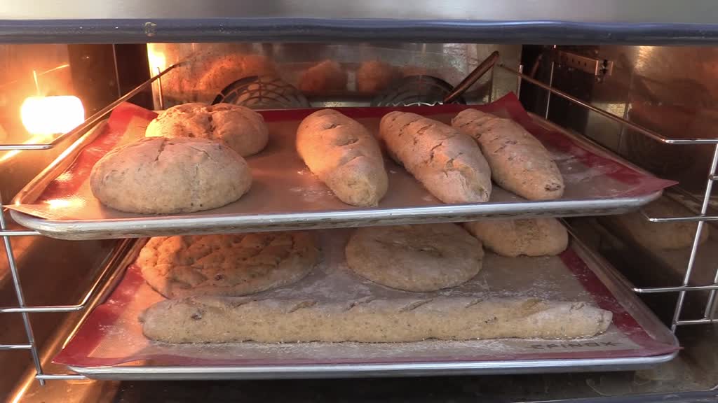 Hasankeyf'te 3 Bin Yıllık Ballı Arpa Ekmeği Pişirildi