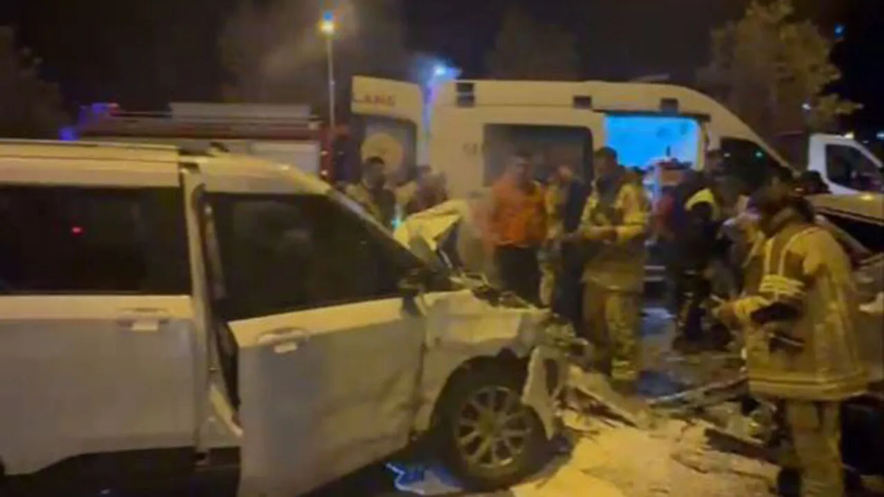 Diyarbakır Bugün Kazalarla Sarsıldı! Bir Kaza Da Bismil'den 2'Si Ağır, 14 Yaralı 3