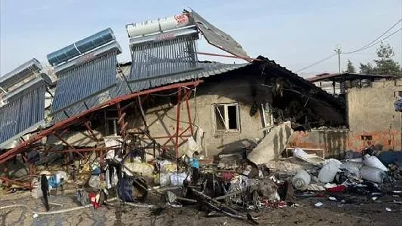 Diyarbakır'daki Patlamada 1 Işçi Öldü İsmi Belli Oldu 1