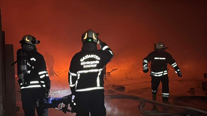 Gaziantep’te Büyük Yangına Müdahale Sürüyor 1