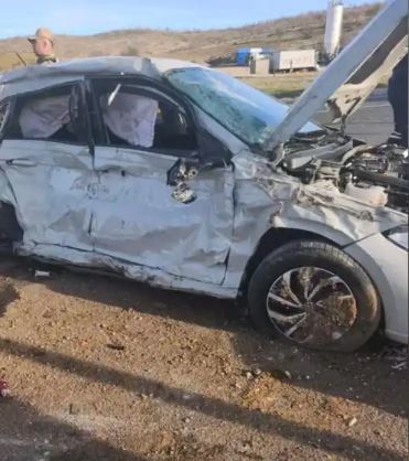Mardin Diyarbakır Yolunda Otomobil Hurdaya Döndü Uzman Doktor Hayatını Kaybetti