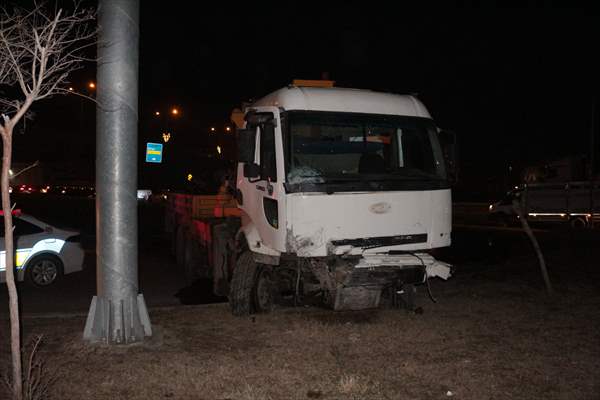 Şırnak'ta Vinç, Kamyonet, 2 Araç Ve 3 Otomobil Kazaya Karıştı 7 Yaralı 3