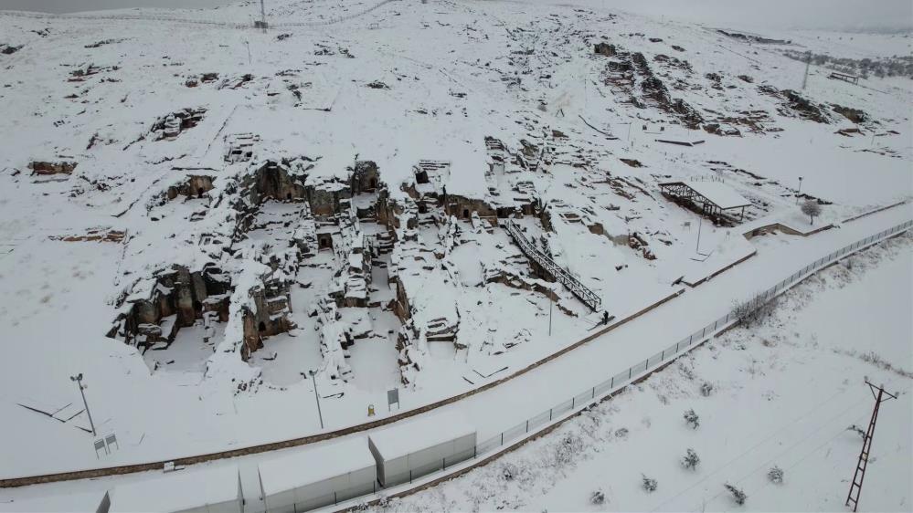 Adıyaman'da Perre Antik Kenti Beyazlara Büründü 5