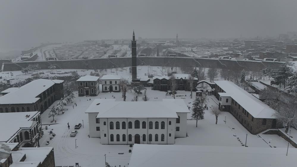 Diyarbakır... 10 Bin Yıllık Tarih Beyaz Örtü Altında 63