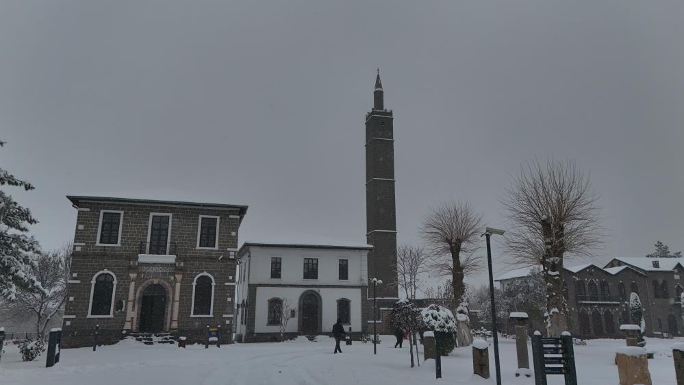 Diyarbakır... 10 Bin Yıllık Tarih Beyaz Örtü Altında 7