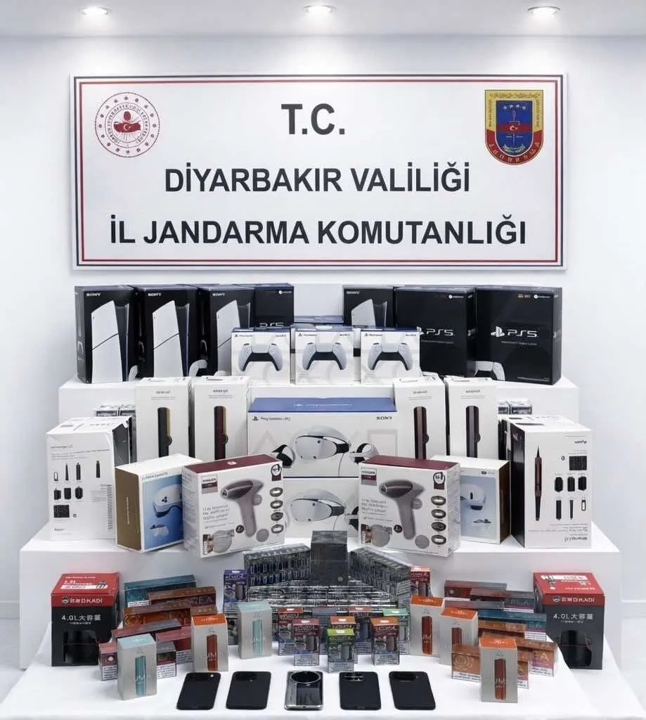 Diyarbakır Bismil'de 1,2 Milyon Liralık Kaçak Ürün Ele Geçirildi 2 Gözaltı 1