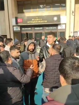 Diyarbakır Büyükşehir Önünde Eylem Yaptılar Nedeni Belli Oldu!