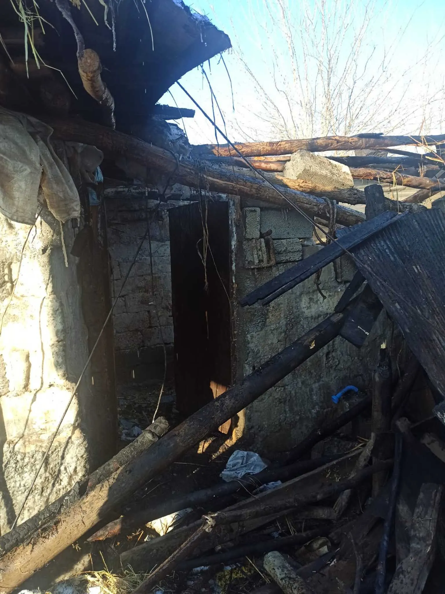 Diyarbakır'da Atlarım Üşümesin Derken Ahırı Yaktı 1