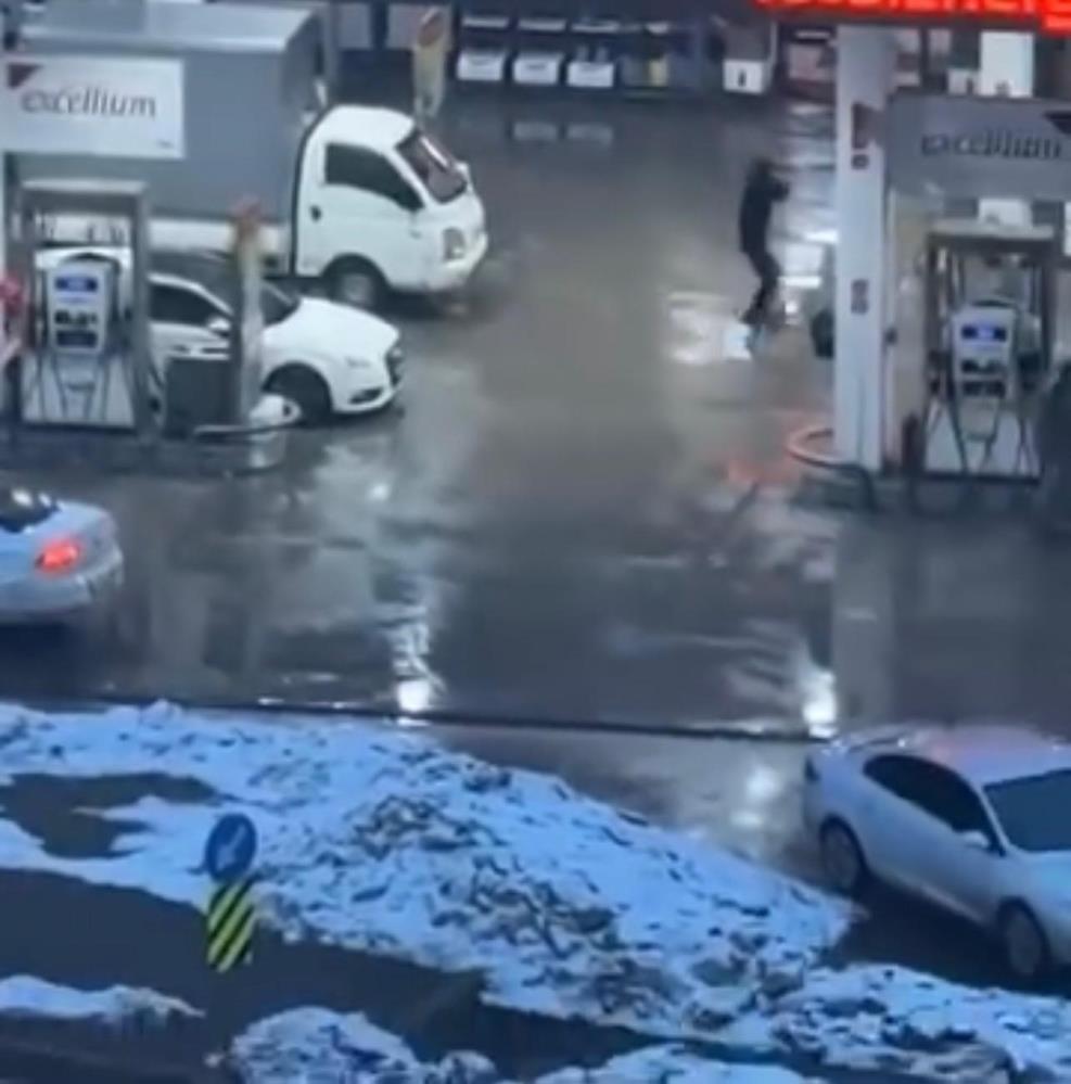 Diyarbakır'da Depolara Isabet Etmeyen Kurşunlar Faciayı Önledi 1