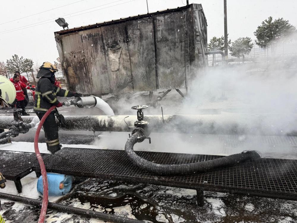 Diyarbakır'da Ham Petrol Havuzunda Yangın 1
