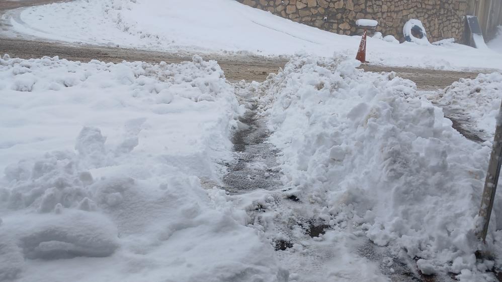 Diyarbakır'ın Bu Ilçesinde Kar Kalınlığı 1 Metreyi Geçti 3