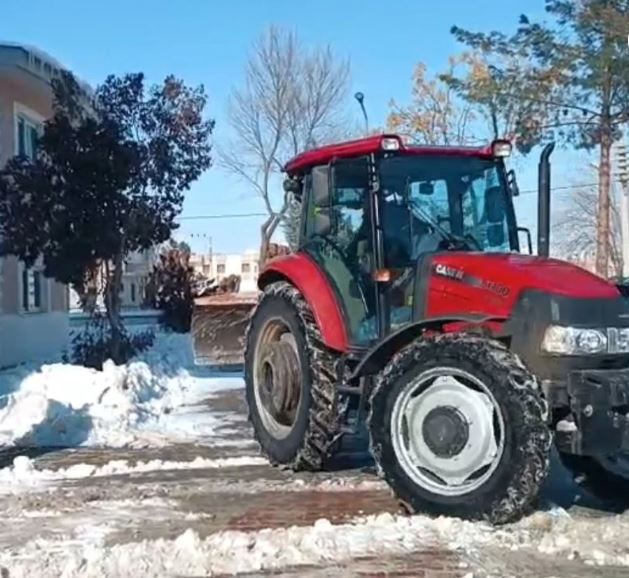 Doğu Illerinde Karla Mücadelenin Sessiz Kahramanları Traktörler 7