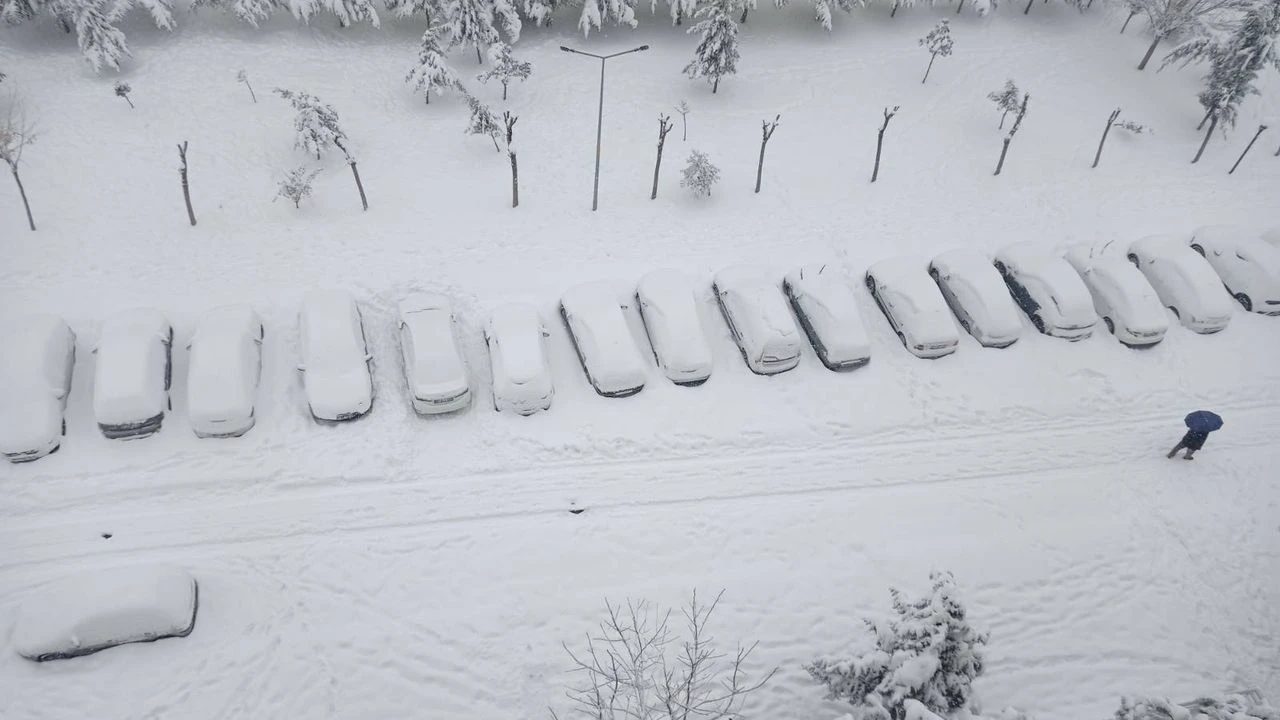 Kar Diyarbakır'a Geri Dönüyor! Meteoroloji Bu Saatlerde Uyardı