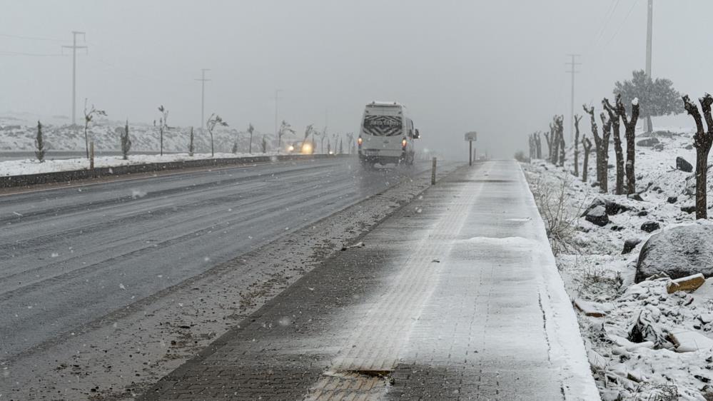 Kar Diyarbakır'a Geri Geldi Görüş Mesafesi 30 Metreye Düştü 1
