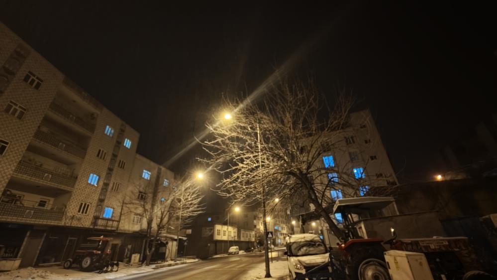 Mardin'in Bu Ilçesinde Kar Yağışı Etkili Oluyor 1