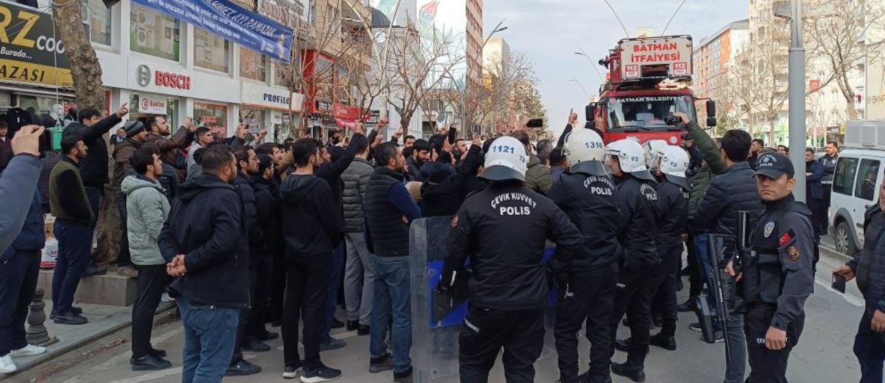 Batman'da Pankart Gerginliği Biber Gazından Sonra 5 Gözaltı 1
