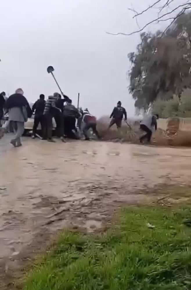 Diyarbakır'a Komşu Ilde Kazmalı Kürekli Kavga Kameraya Yansıdı 7 Yaralı