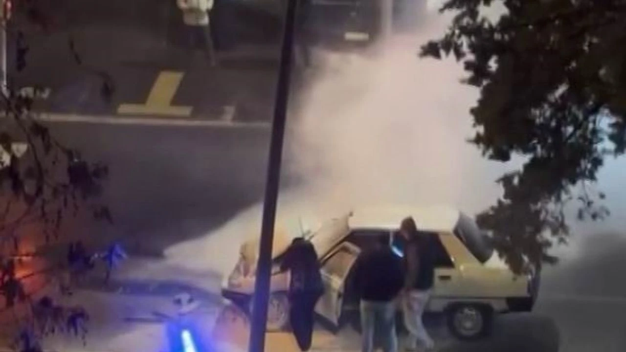 Diyarbakır'da Kazaya Karışan Araçlardan Biri Alev Aldı