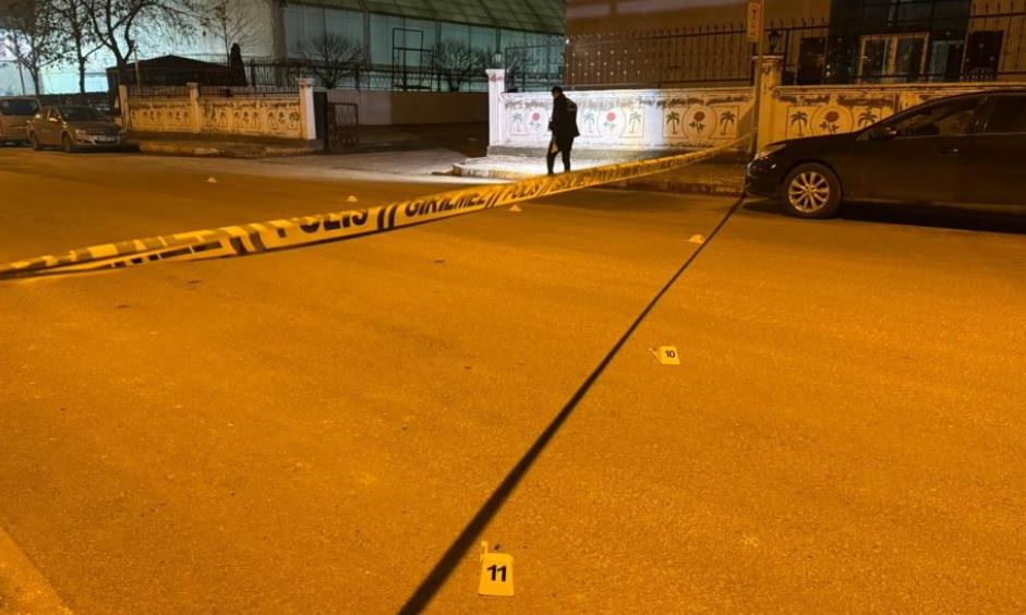 Diyarbakır'da Seyir Halindeki Otomobile Silahlı Saldırıda 2 Gözaltı 1