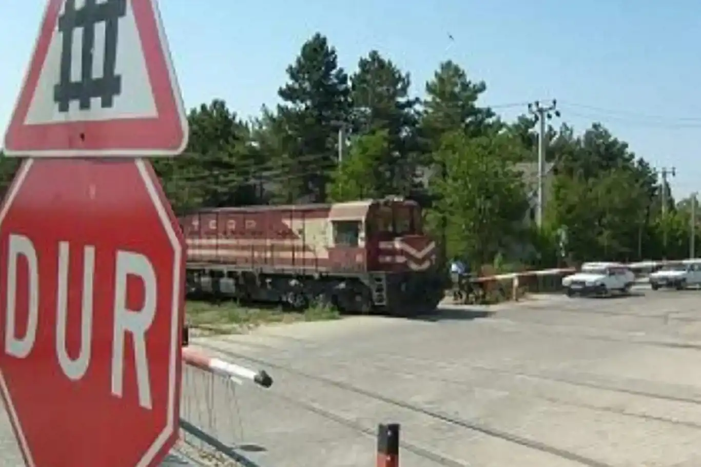 Diyarbakır'da Tren Kazası 45 Yaşındaki Yaya Hayatını Kaybetti