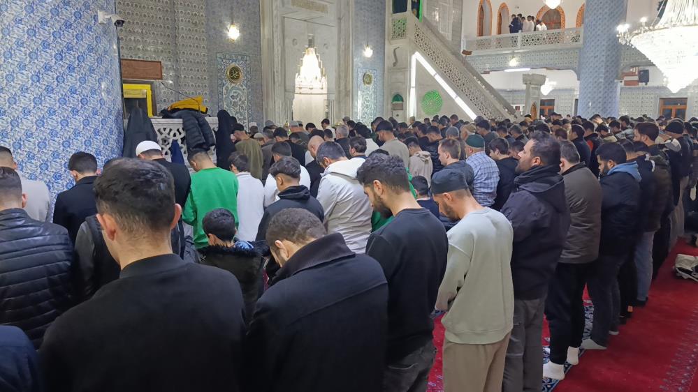 Şanlıurfa’da Ilk Teravih Namazı Kılındı 3