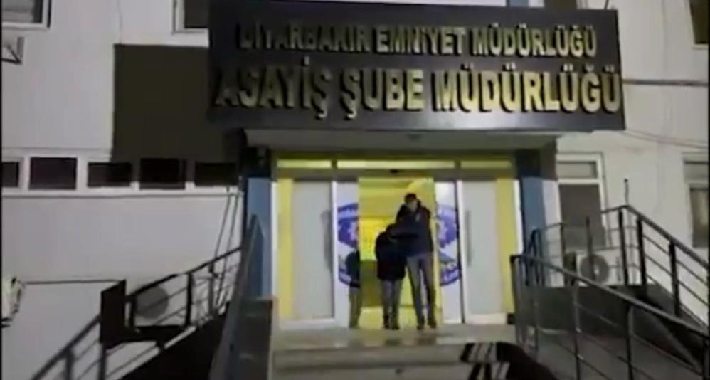 Valilik Duyurdu Diyarbakır'da Eczane Kurşunlayan Kişi Tutuklandı