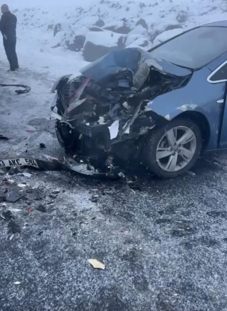 Diyarbakır Siverek Yolunda Zincirleme Kaza Yol Trafiğe Kapandı 1