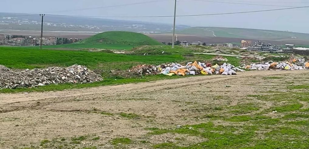 Diyarbakır'da Çöp Ve Molozlar Tepkilere Yol Açtı 1