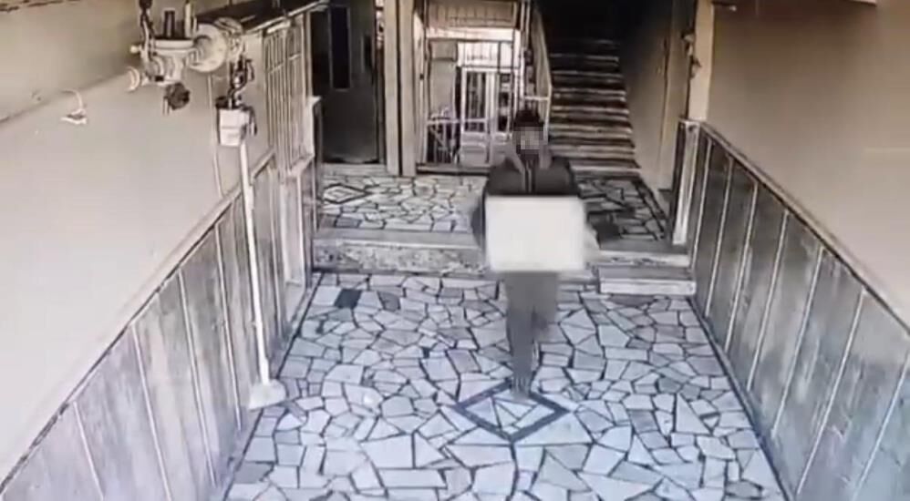 Diyarbakır'da Ilginç Hırsızlık Girişimi Çaldıktan Sonra Geri Bırakıp Kameraya 'Karışmadım' El Işaretini Yaptı