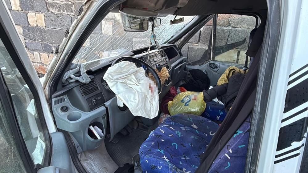 Diyarbakır'da Işçi Servisi Duvara Çarptı 12 Yaralı 1