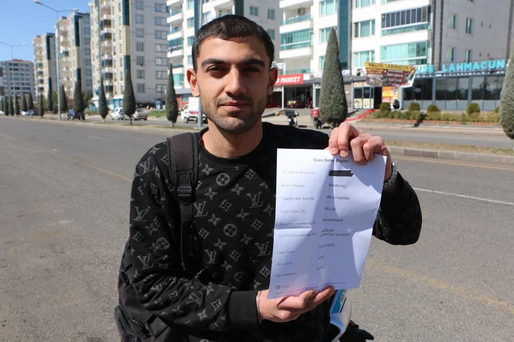 Diyarbakır’da Motosiklet Sürücüsüne Emniyet Kemeri Cezası Şaşkınlığı 1