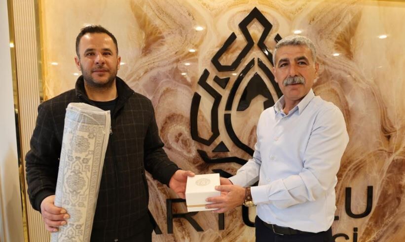 Sabahın Ilk Işıklarında Hem Ibadet Hem Görev Temizlik Işçilerine Anlamlı Ödül 1